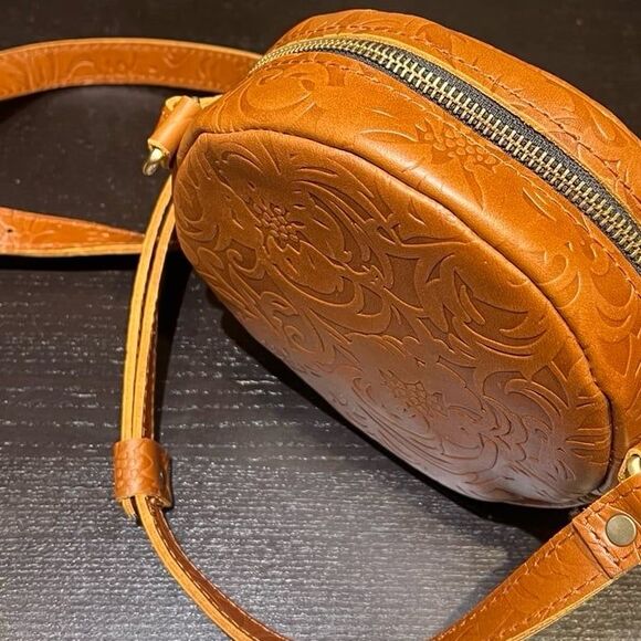 Leather Crossbody Purse Portland Leather in Meadow “Circle Crossbody” NEW - Picture 3 of 12